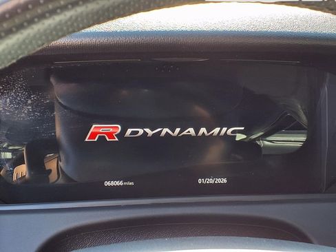 Used 2020 Land Rover Range Rover Velar R-Dynamic S image 8
