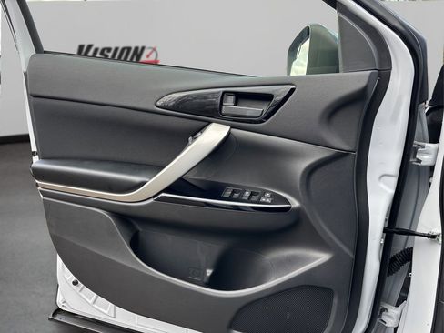 New 2024 Mitsubishi Eclipse Cross LE image 14