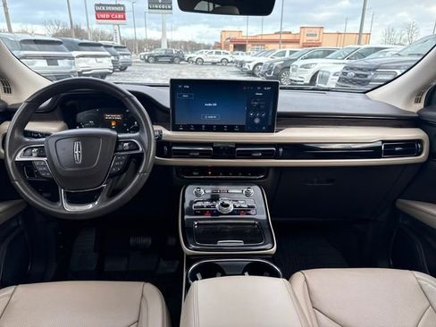 Certified 2023 Lincoln Nautilus Reserve w/ Luxury Package image 17