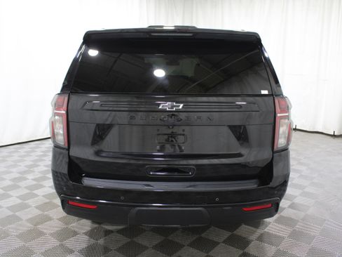 Used 2024 Chevrolet Suburban Z71 w/ Luxury Package image 36