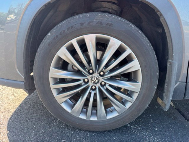 Used 2021 Toyota Highlander Platinum AWD/4WD image 12
