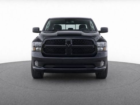 Used 2017 RAM 1500 Express w/ Black Ram 1500 Express Group RWD image 5