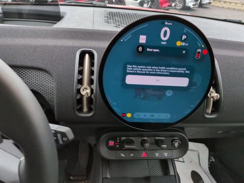 Used 2025 MINI Cooper Countryman S w/ Comfort Package Max image 19