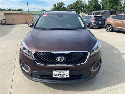 Used 2016 Kia Sorento AWD w/ LX Convenience Package image 3