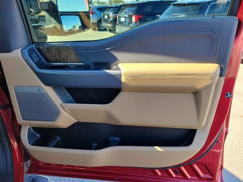 Used 2024 Ford F250 Lariat w/ Sport Appearance Package image 27