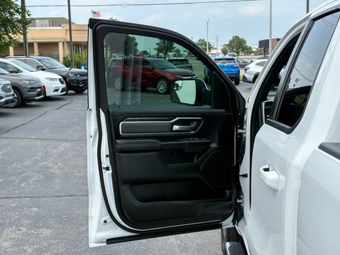 Used 2022 RAM 1500 Big Horn AWD/4WD image 16
