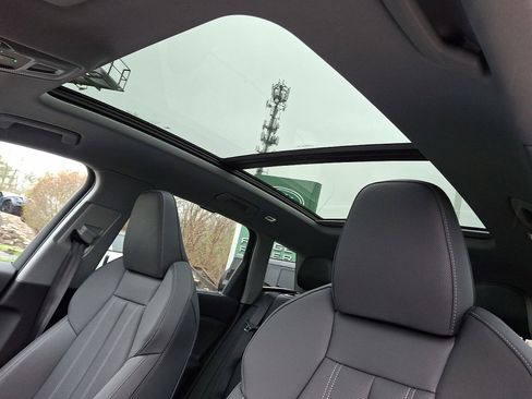 Used 2025 Audi Q6 e-tron Premium Plus image 20