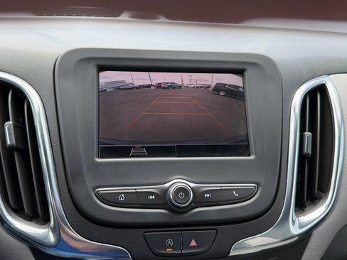 Used 2023 Chevrolet Equinox LS w/ LS Convenience Package FWD image 11