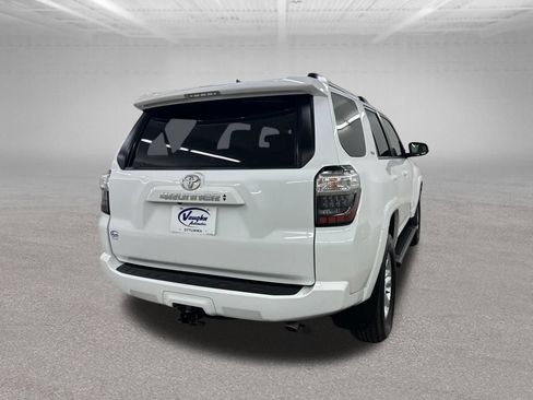Used 2022 Toyota 4Runner SR5 Premium w/ Moonroof Package AWD/4WD image 11