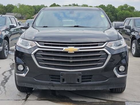 Used 2018 Chevrolet Traverse LT image 2