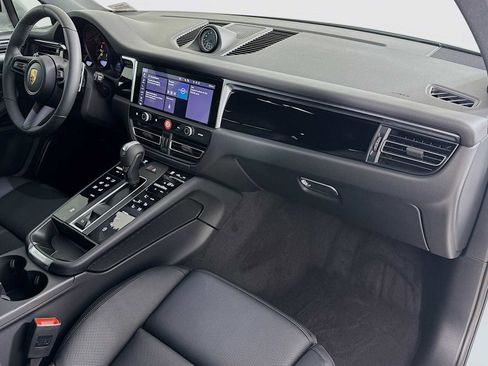 New 2026 Porsche Macan AWD/4WD image 30