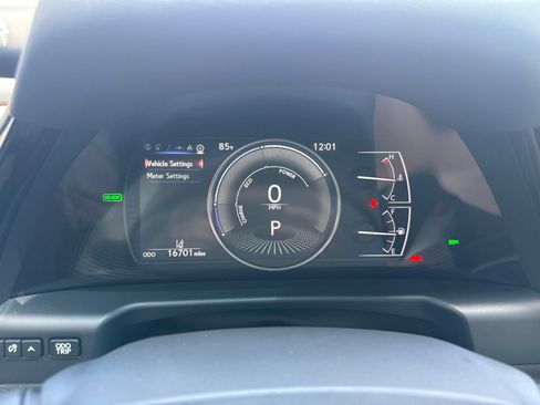 Used 2025 Lexus ES 300h Ultra Luxury w/ Accessory Package (Z1) FWD image 25