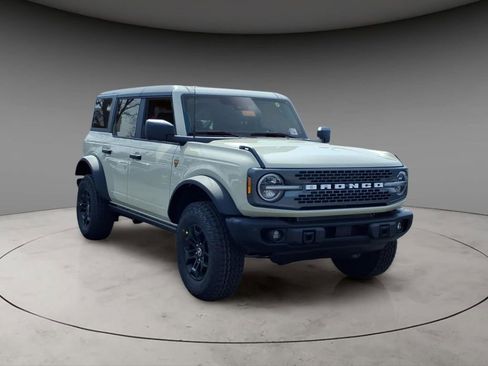 New 2026 Ford Bronco Badlands image 13