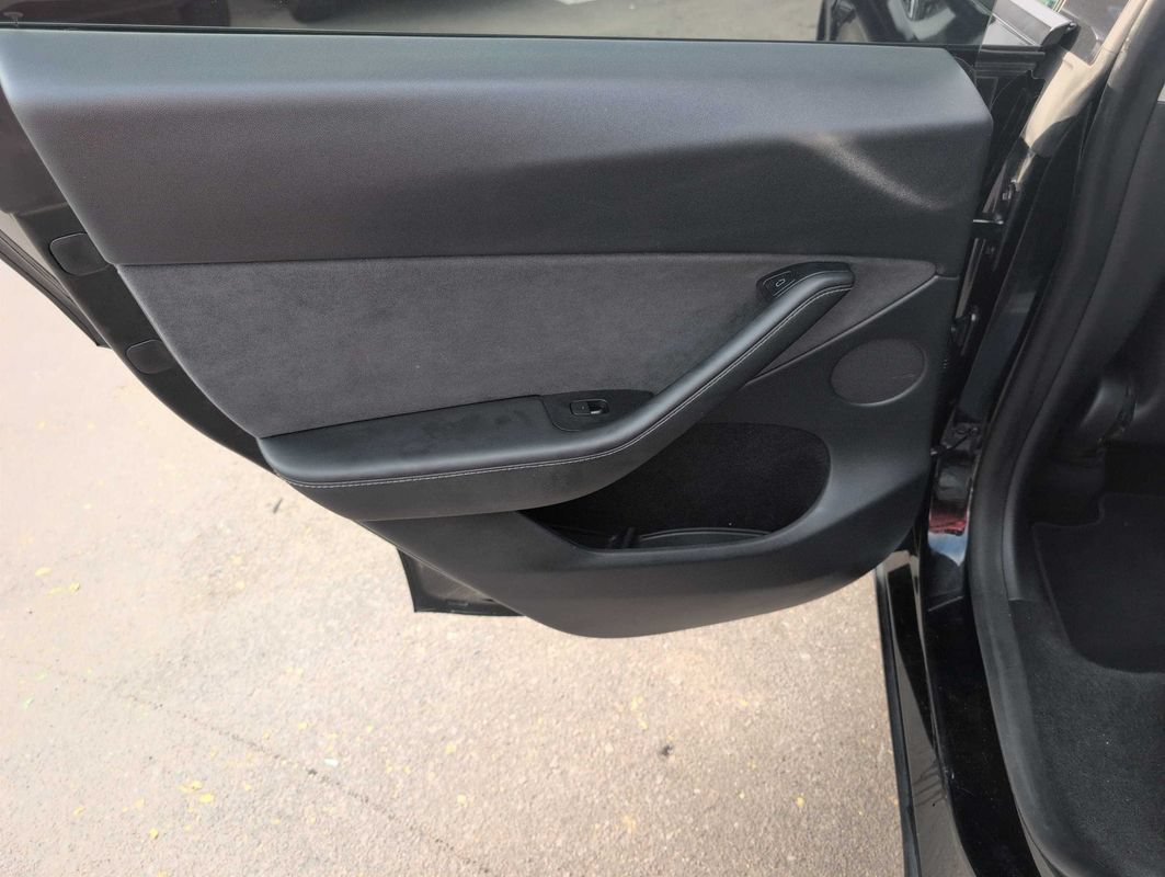 Used 2023 Tesla Model Y Performance AWD/4WD image 9