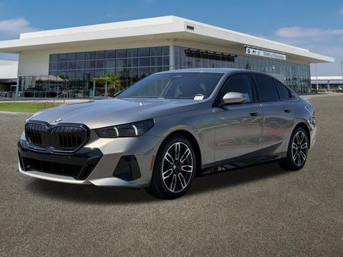 Certified 2024 BMW 530i w/ M Sport Package RWD image 4