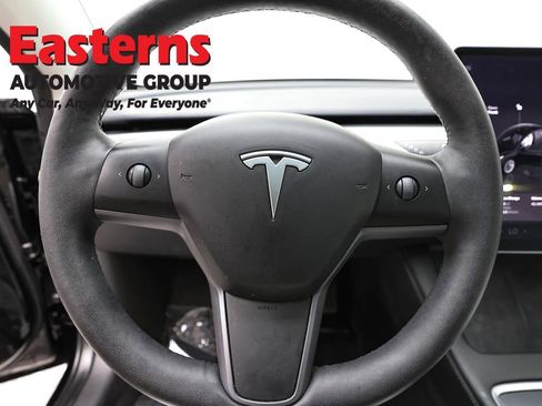 Used 2023 Tesla Model 3 Standard Range image 10
