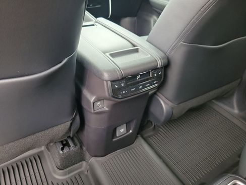 New 2026 Toyota Grand Highlander Platinum AWD/4WD image 13