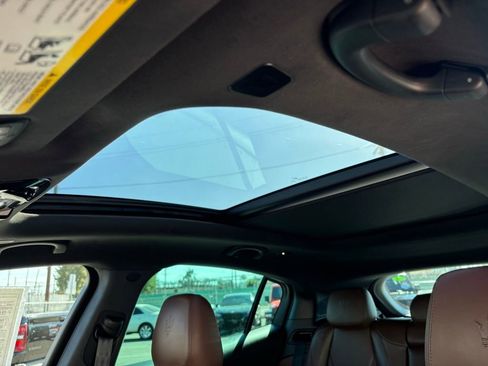 Used 2023 Maserati Grecale GT image 12