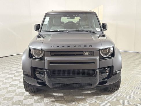 New 2026 Land Rover Defender 130 X-Dynamic SE image 8