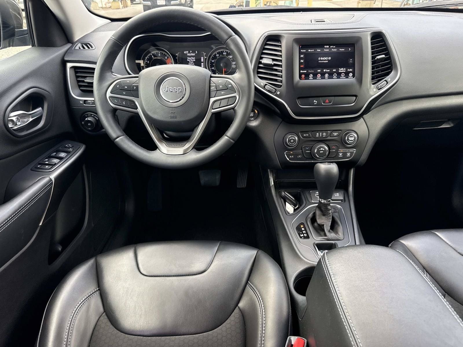 Used 2019 Jeep Cherokee Latitude Plus FWD image 15