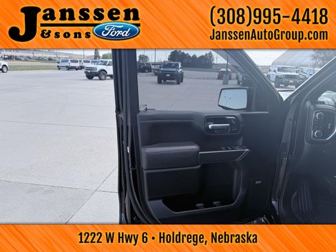 Used 2021 GMC Sierra 1500 AT4 w/ AT4 Value Package AWD/4WD image 9