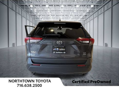 Used 2023 Toyota RAV4 LE AWD/4WD image 8