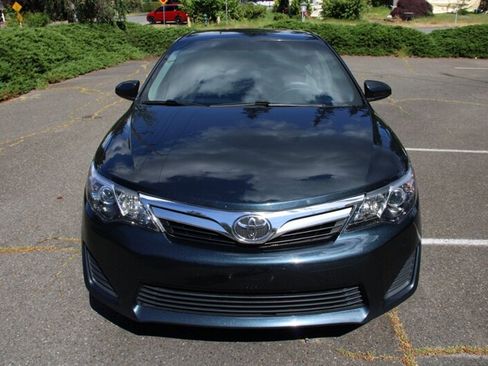 Used 2014 Toyota Camry LE FWD image 10