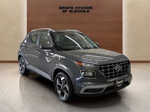 Used 2024 Hyundai Venue SEL image 6