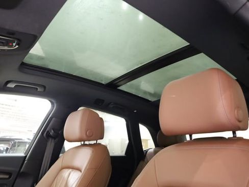 Used 2023 Audi Q5 2.0T Premium w/ Convenience Package image 24