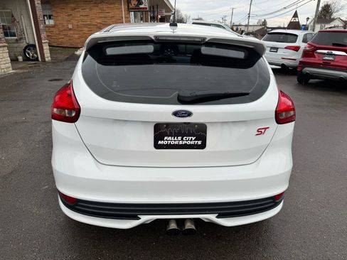 Used 2017 Ford Focus ST image 11