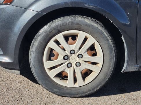 Used 2017 Chevrolet Sonic LS image 10