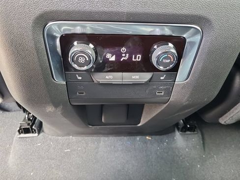 New 2026 Chevrolet Suburban LT w/ Comfort Package RWD image 19