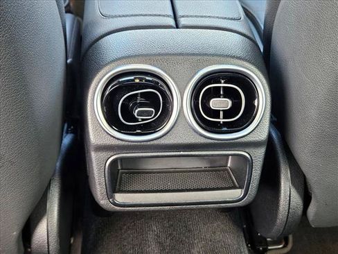 Used 2025 Mercedes-Benz C 300 Sedan image 18