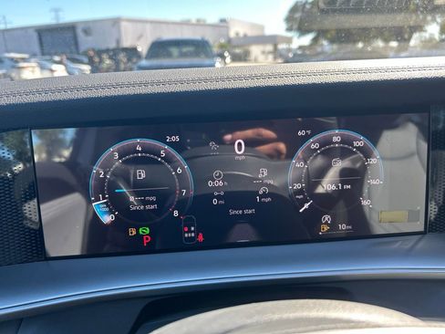 New 2026 Volkswagen Tiguan SE R-Line image 25