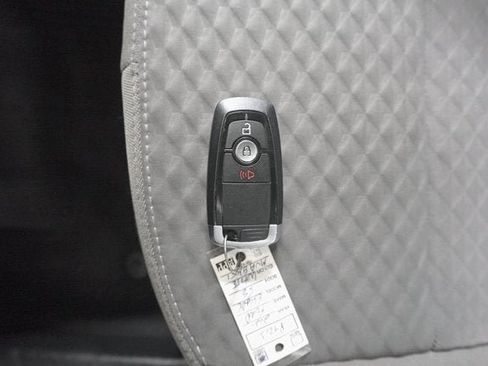 Used 2021 Ford Escape SE image 31