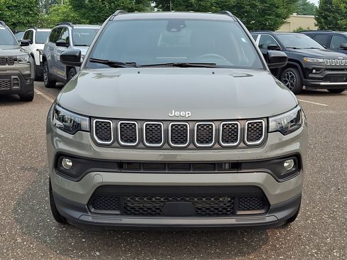 Certified 2024 Jeep Compass Latitude AWD/4WD image 8