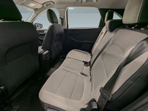 Used 2022 Ford Escape SE w/ Cold Weather Package image 18