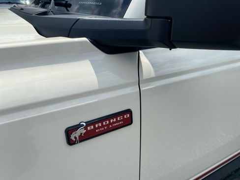 New 2026 Ford Bronco Outer Banks w/ Sasquatch Package AWD/4WD image 31