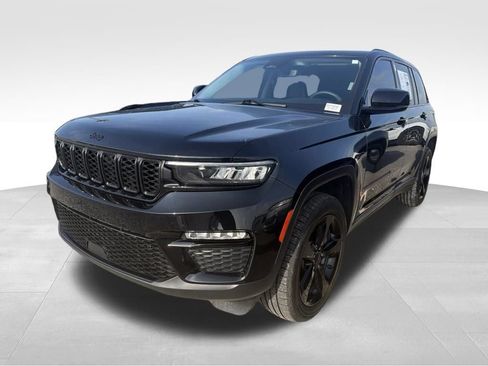 Used 2023 Jeep Grand Cherokee Limited w/ Black Appearance Package AWD/4WD image 11