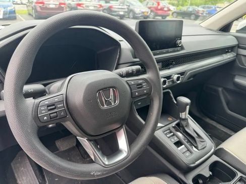 Used 2025 Honda CR-V LX image 14