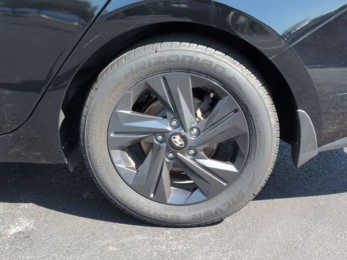 Used 2022 Hyundai Elantra SEL w/ Convenience Package FWD image 7