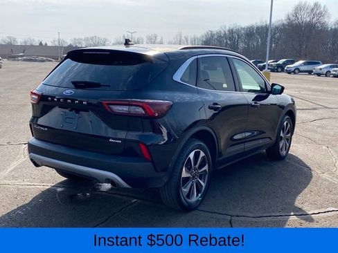 Used 2023 Ford Escape Platinum image 3