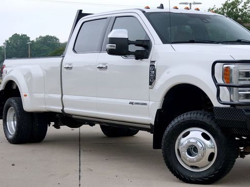 Used 2019 Ford F350 King Ranch w/ King Ranch Ultimate Package AWD/4WD image 4