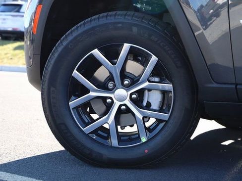 New 2025 Jeep Grand Cherokee Limited w/ Luxury Tech Group II image 2