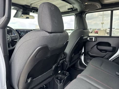 Used 2026 Jeep Wrangler Unlimited Rubicon AWD/4WD image 22