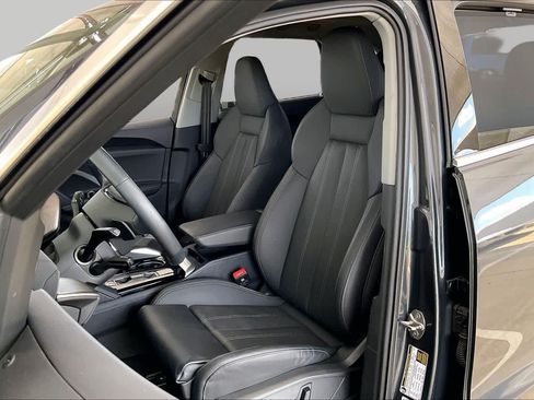 Used 2025 Audi Q5 Premium Plus w/ Premium Plus AWD/4WD image 8