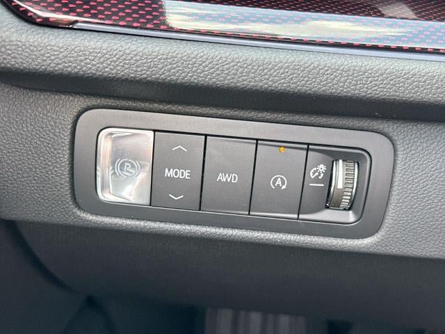 New 2026 Chevrolet Traverse RS w/ LPO, Floor Liner Package AWD/4WD image 18