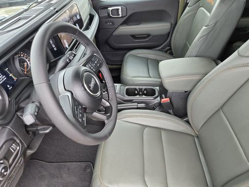 New 2026 Jeep Gladiator Mojave AWD/4WD image 8