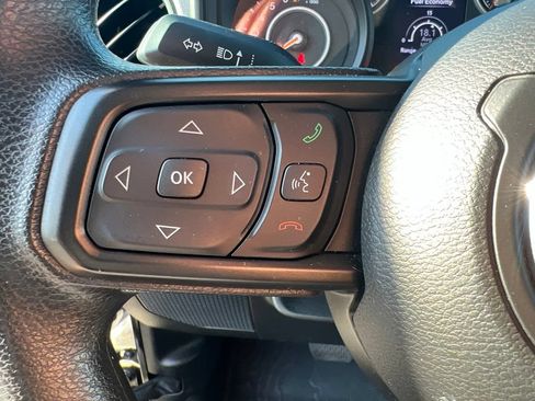 Used 2024 Jeep Gladiator Sport AWD/4WD image 12