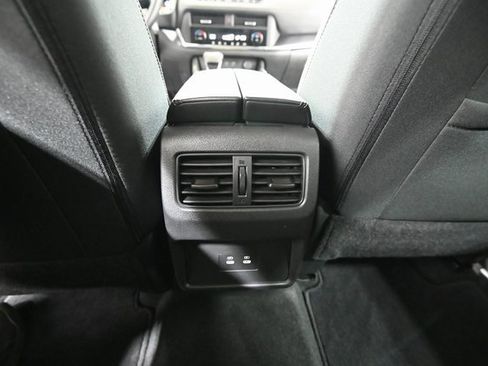 Used 2024 Nissan Rogue SV image 29